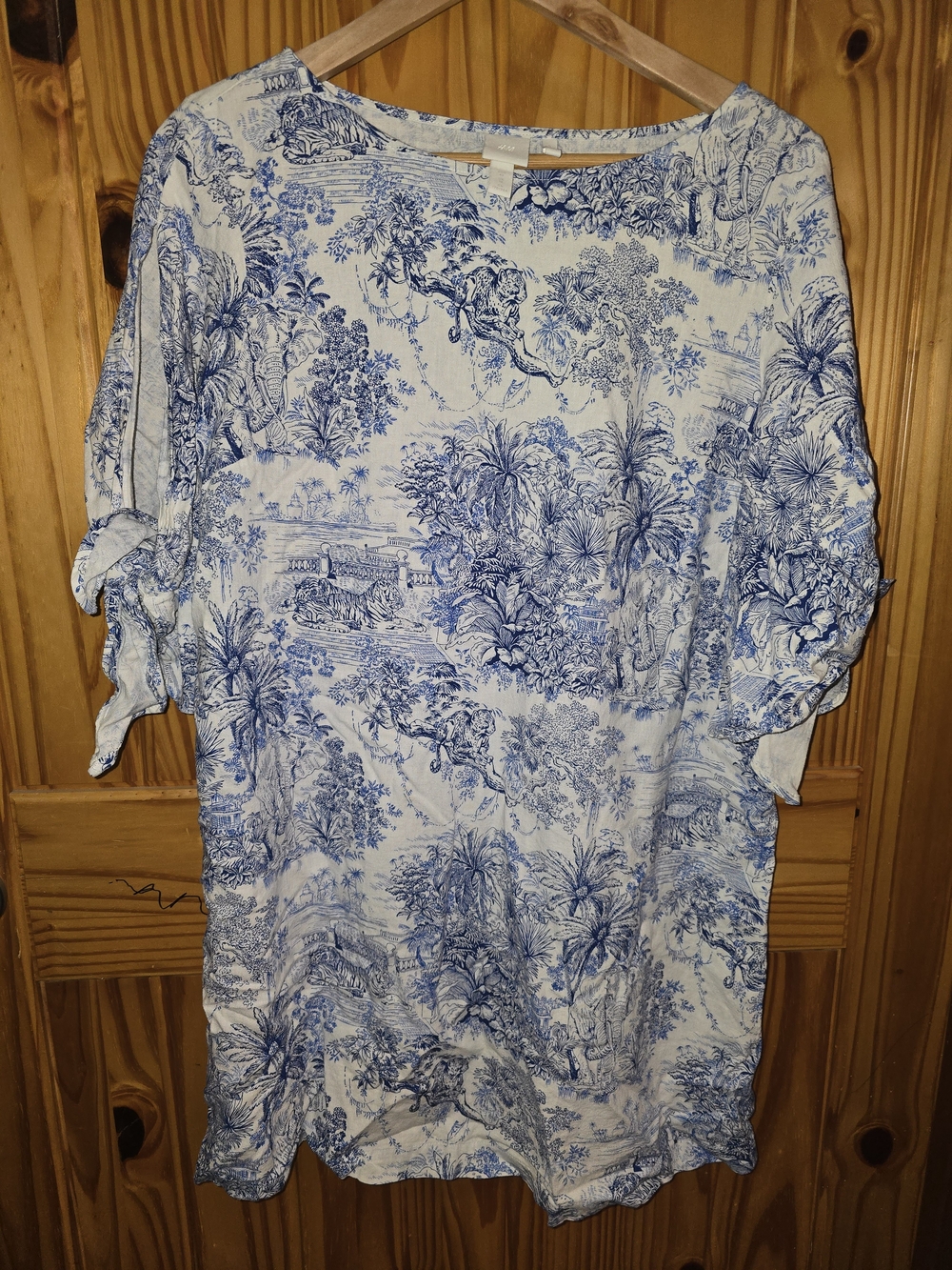 Womens Size 12 H&M Blue & White Scenic Print Mini Dress